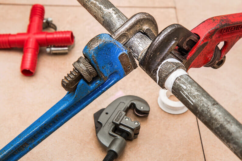 How to Tell If Your House Plumbing System Is Bad